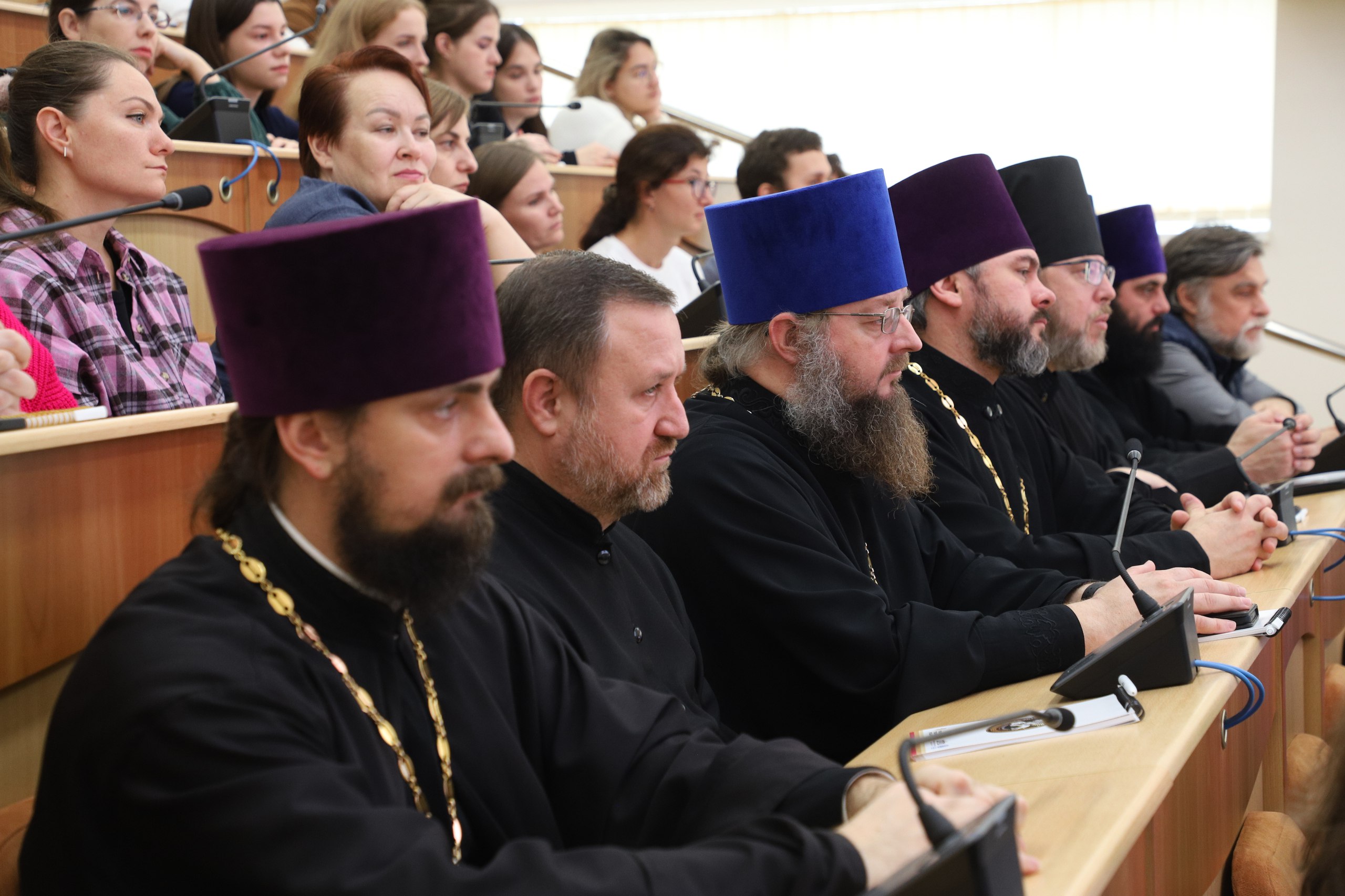 В КубГУ стартовал просветительский проект Екатеринодарской духовной семинарии «Школа молодого гуманитария. Екатеринодар» В КубГУ стартовал просветительский проект Екатеринодарской духовной семинарии «Школа молодого гуманитария. Екатеринодар»