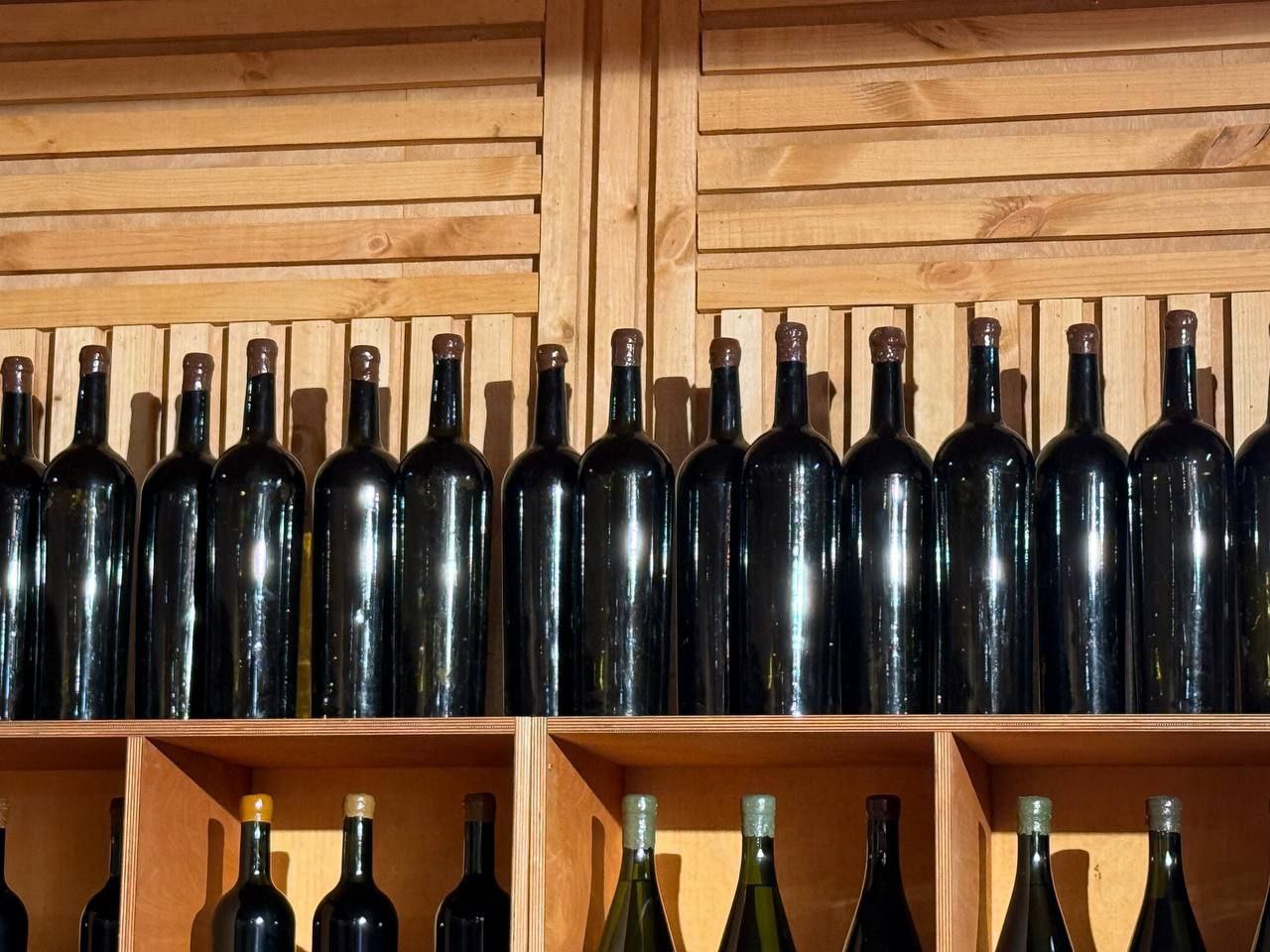 Вина за 2 млн рублей и коллекцию икон нашли у экс-мэра Сочи Копайгородского