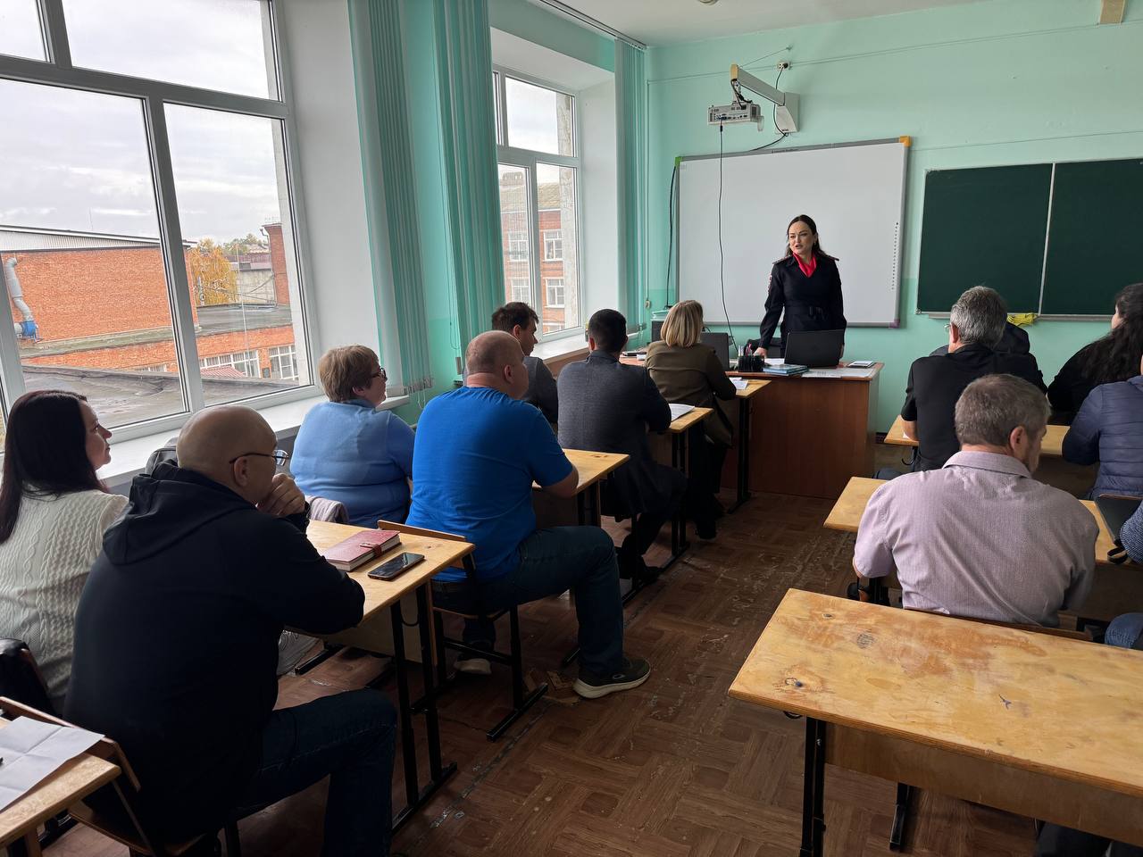 В Славянском районе сотрудники Госавтоинспекции и педагоги обсудили вопросы профилактики детского дорожно-транспортного травматизма