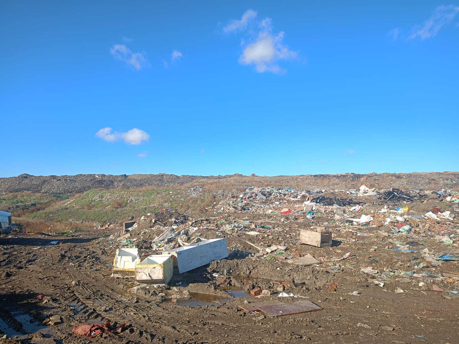 В рамках еженедельного мониторинга состояния полигона ТКО в поселке Симоновка сегодня состоялся комиссионный выезд на объект с участием представителей городской администрации и комбината коммунально-бытовых услуг В рамках еженедельного мониторинга состояния полигона ТКО в поселке Симоновка сегодня состоялся комиссионный выезд на объект с участием представителей городской администрации и комбината коммунально-бытовых услуг
