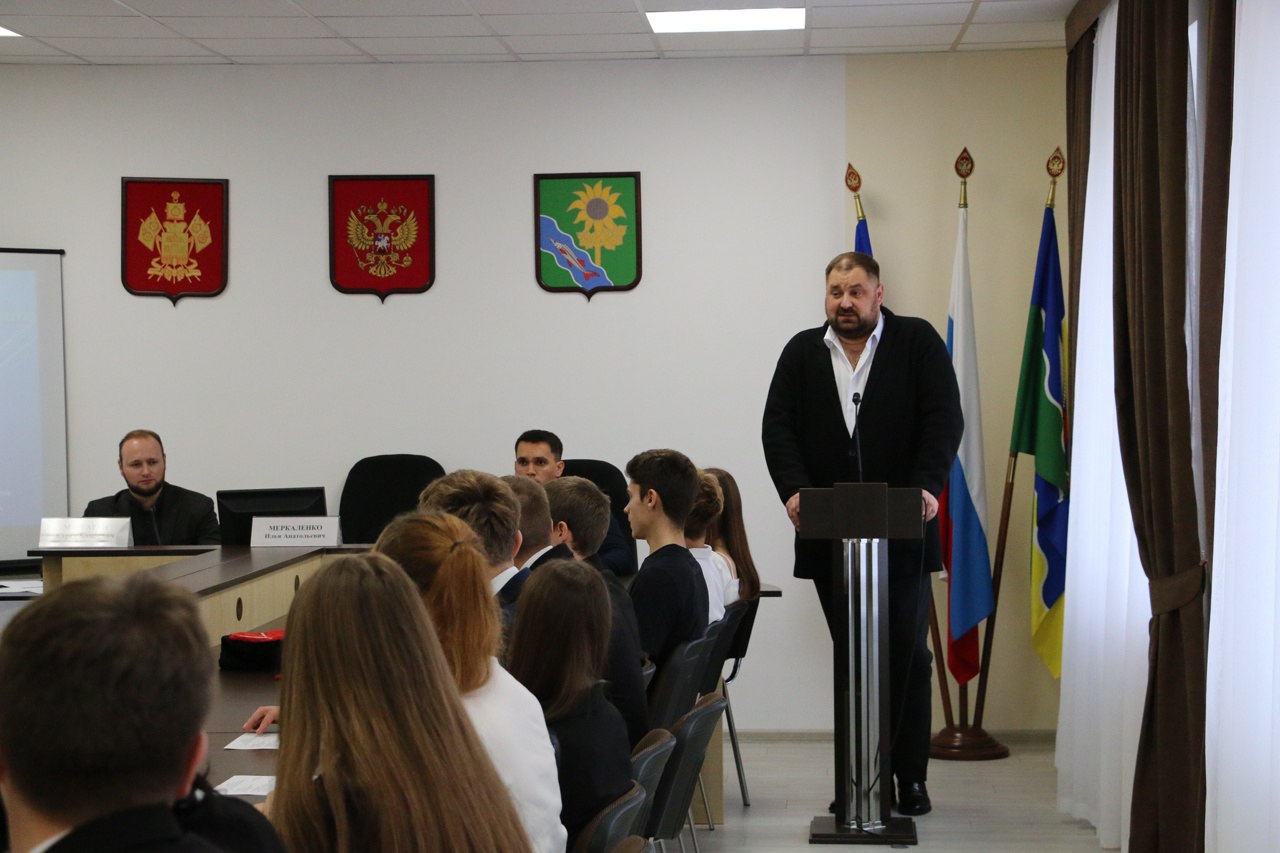 28 октября в зале Совета муниципального образования Ейский район проведено первое очное заседание ученического Совета муниципального образования Ейский муниципальный район Краснодарского края, который образовался по итогам... 28 октября в зале Совета муниципального образования Ейский район проведено первое очное заседание ученического Совета муниципального образования Ейский муниципальный район Краснодарского края, который образовался по итогам...