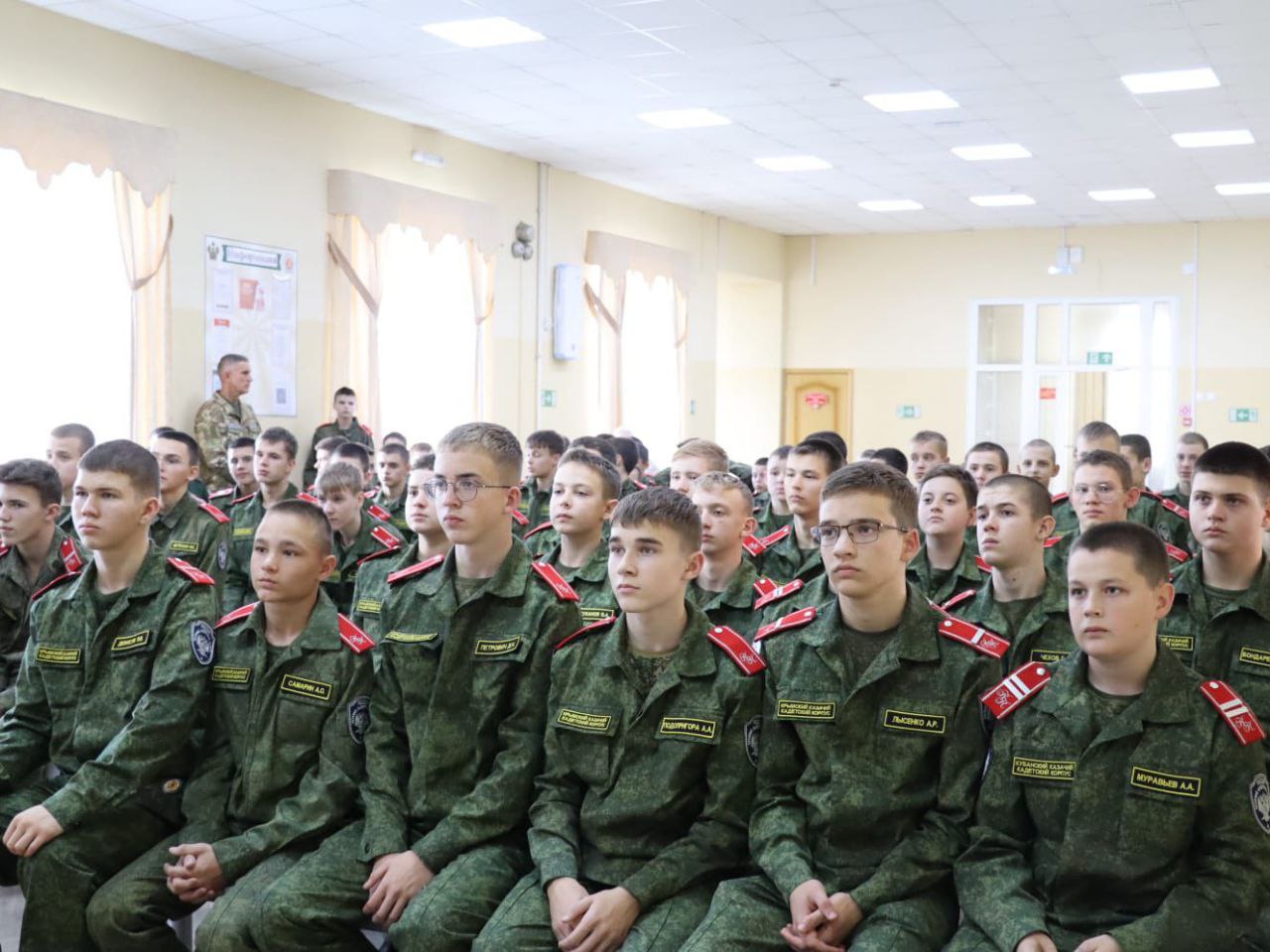 Сотрудники Госавтоинспекции Крымского района встретились с учащимися кадетского корпуса Сотрудники Госавтоинспекции Крымского района встретились с учащимися кадетского корпуса