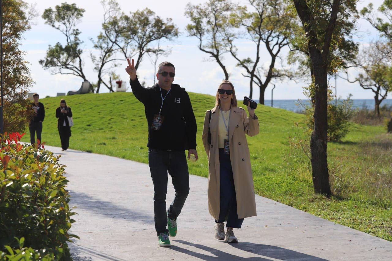 Аэропорт, парк и пикник у моря Аэропорт, парк и пикник у моря