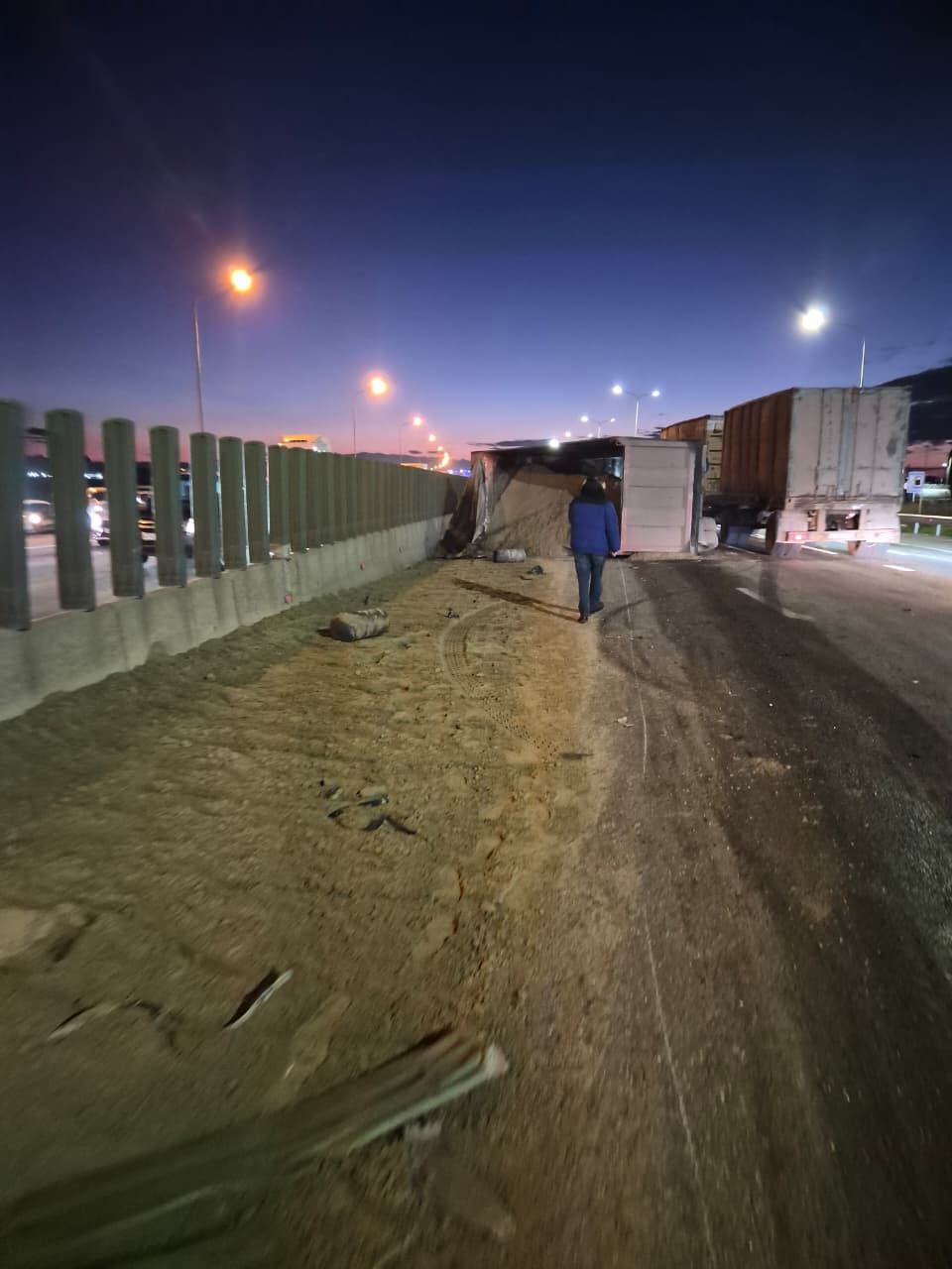 ДТП с грузовиком и 3 автомобилями произошло в Краснодаре ДТП с грузовиком и 3 автомобилями произошло в Краснодаре