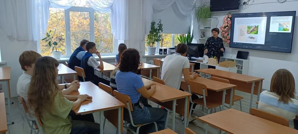 Третий день Всероссийской олимпиады школьников имени Льва Дедешко посвящён выполнению заданий по английскому языку (её выбрал для написания 131 человек), физике (с данным предметом определились 85 школьников), истории (будут... Третий день Всероссийской олимпиады школьников имени Льва Дедешко посвящён выполнению заданий по английскому языку (её выбрал для написания 131 человек), физике (с данным предметом определились 85 школьников), истории (будут...