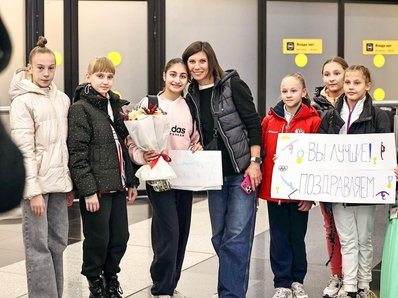 В спортшколе № 10 чествовали анапскую гимнастку Людмилу Рощину В спортшколе № 10 чествовали анапскую гимнастку Людмилу Рощину