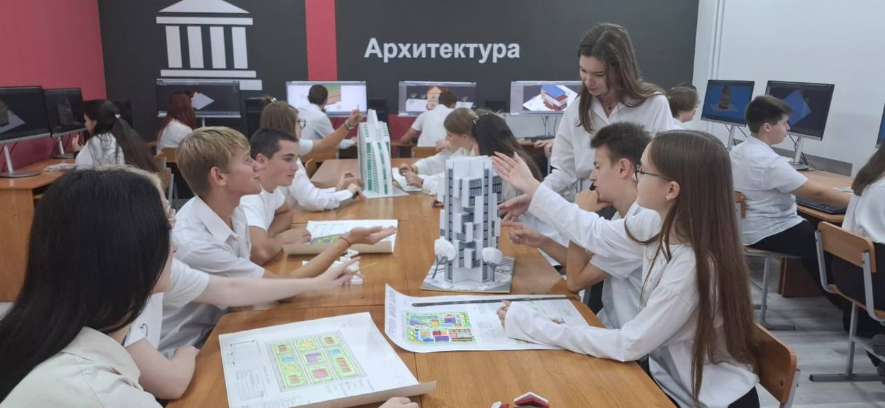 Андрей Кравченко: Сегодня самое крупное учреждение специального профессионального образования Кубани отмечает юбилей Андрей Кравченко: Сегодня самое крупное учреждение специального профессионального образования Кубани отмечает юбилей