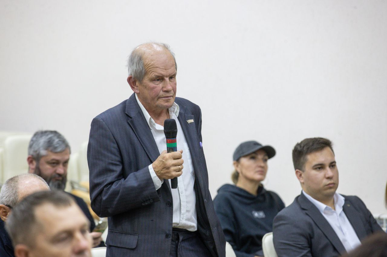 В Юровке состоялся выездной прием граждан В Юровке состоялся выездной прием граждан