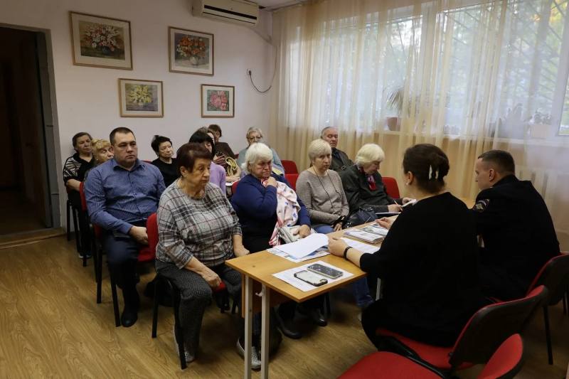 Краснодарские полицейские проводят мероприятия по профилактике телефонного мошенничества Краснодарские полицейские проводят мероприятия по профилактике телефонного мошенничества
