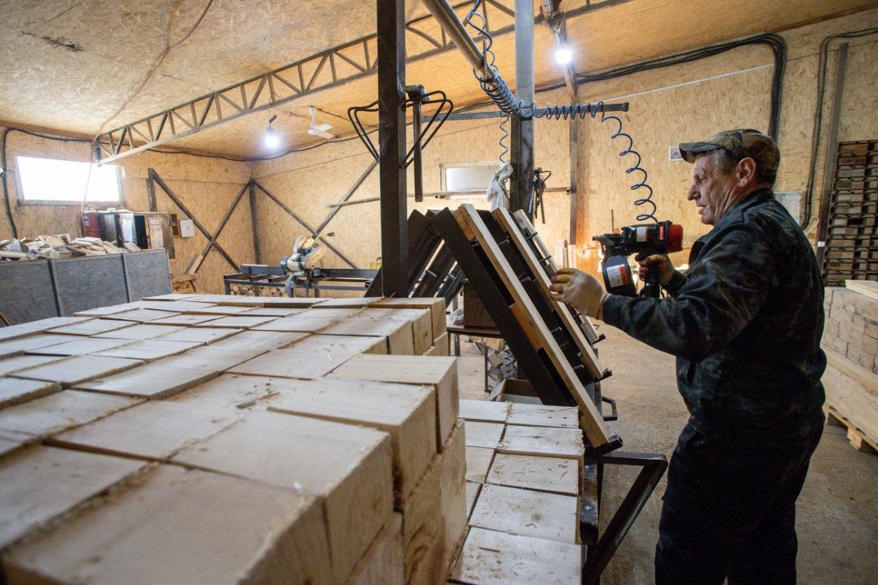 Предприятие «Прогресс» в условиях импортозамещения производит широкий спектр продукции из дерева Предприятие «Прогресс» в условиях импортозамещения производит широкий спектр продукции из дерева