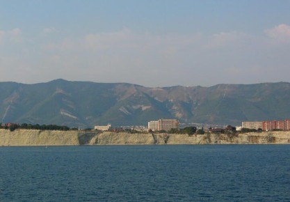 В Геленджике сносят здание, построенное в 1973 году, якобы оказавшееся вне закона