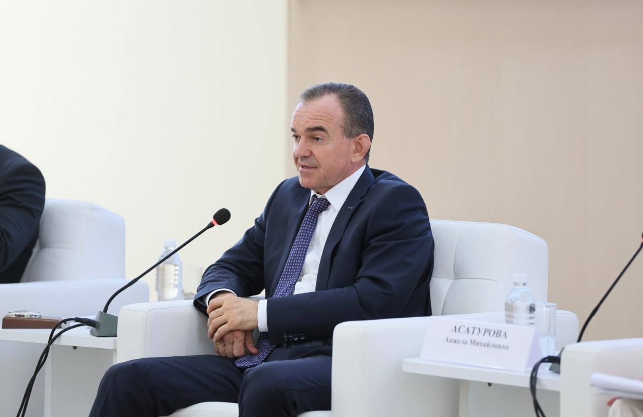 Вениамин Кондратьев обсудил вопросы инновационного развития с участниками фестиваля «НАУКА 0+ Кубань» Вениамин Кондратьев обсудил вопросы инновационного развития с участниками фестиваля «НАУКА 0+ Кубань»