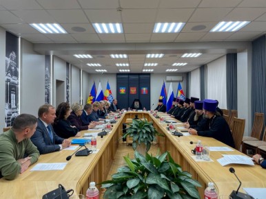 30 октября 2025 года на площадке XI Духовно-образовательных чтений Армавирской епархии прошла первая за историю их существования Парламентская встреча