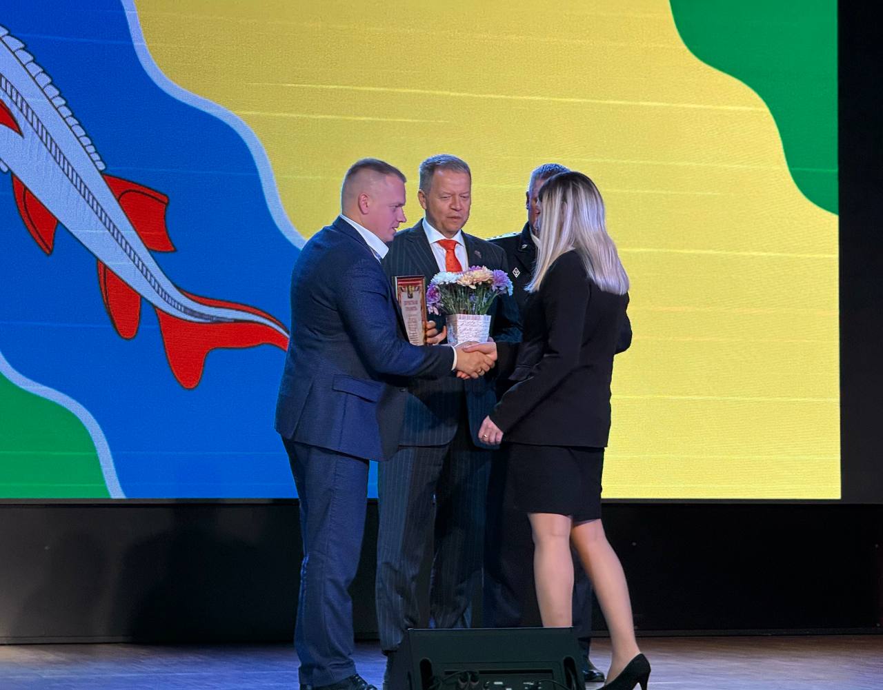 Глава Ейского района Роман Бублик поздравил сотрудников Федеральной службы судебных приставов с 160-летием образования ведомства Глава Ейского района Роман Бублик поздравил сотрудников Федеральной службы судебных приставов с 160-летием образования ведомства