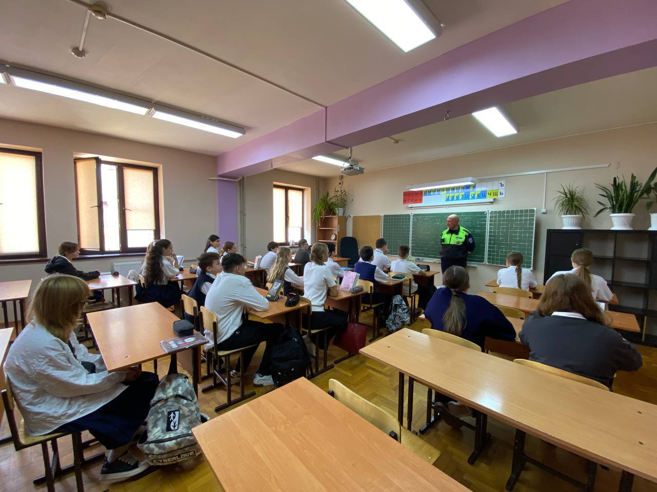 В школе № 6 им. Евдокии Бершадской прошли профилактические мероприятия, организованные сотрудниками Госавтоинспекции г. Геленджика В школе № 6 им. Евдокии Бершадской прошли профилактические мероприятия, организованные сотрудниками Госавтоинспекции г. Геленджика