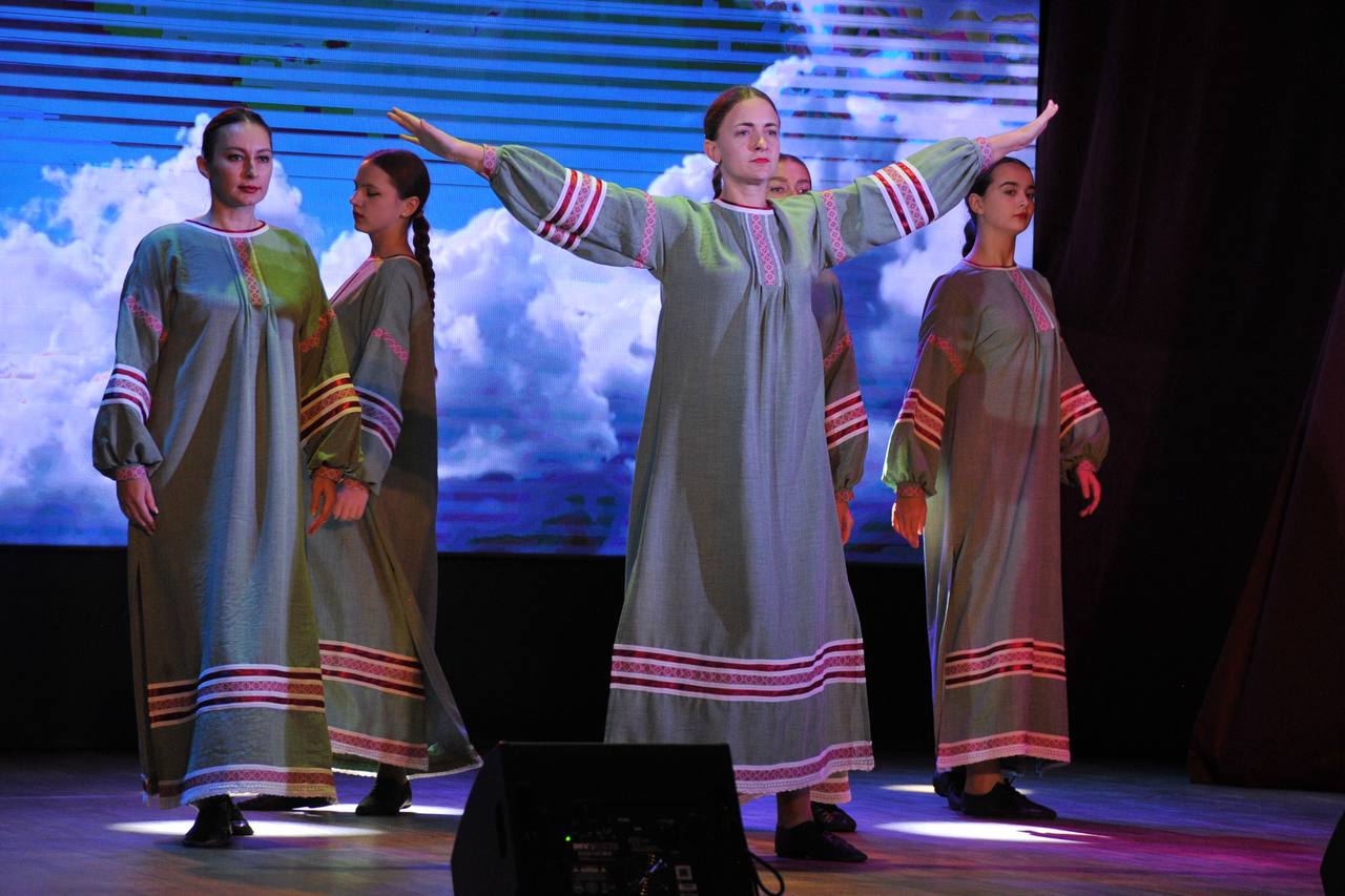 Глава Ейского района Роман Бублик поздравил сотрудников Федеральной службы судебных приставов с 160-летием образования ведомства Глава Ейского района Роман Бублик поздравил сотрудников Федеральной службы судебных приставов с 160-летием образования ведомства