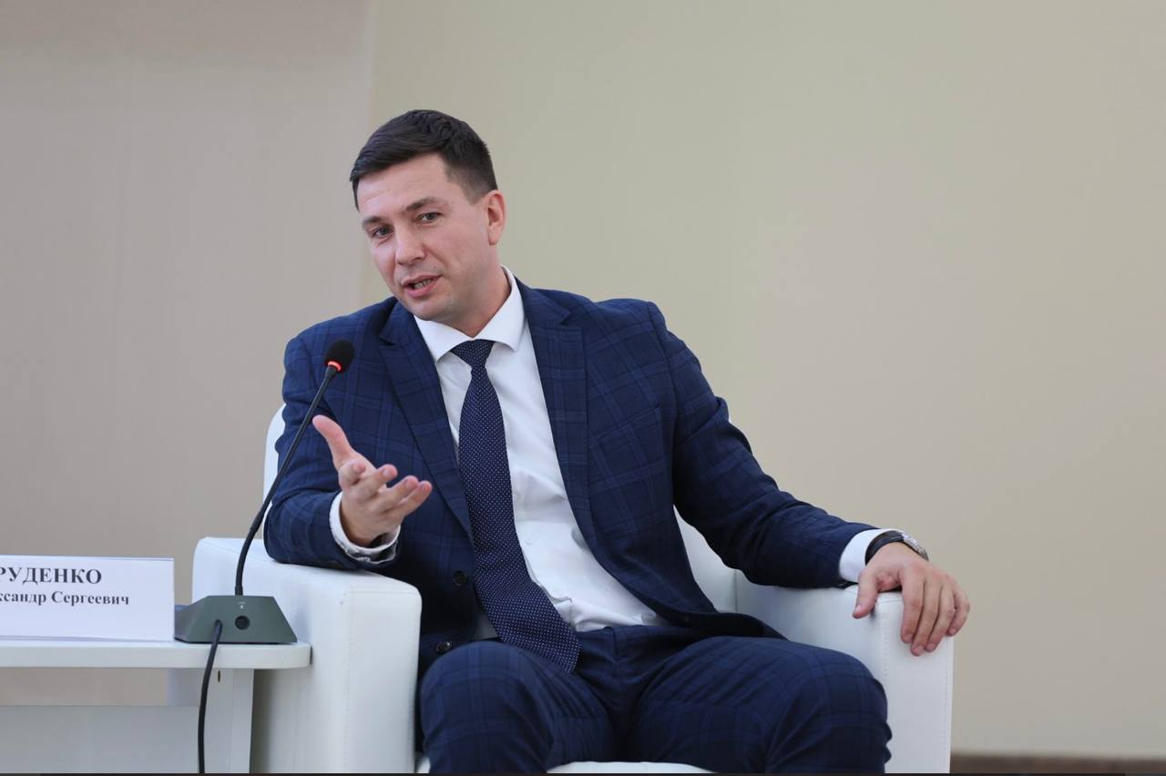 Вениамин Кондратьев обсудил вопросы инновационного развития с участниками фестиваля «НАУКА 0+ Кубань» Вениамин Кондратьев обсудил вопросы инновационного развития с участниками фестиваля «НАУКА 0+ Кубань»