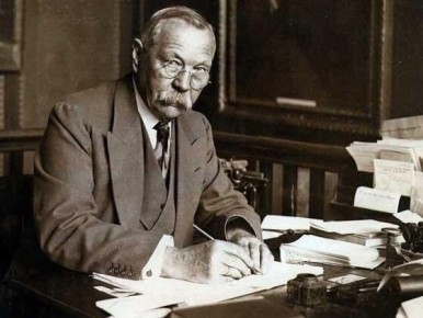 Самый первый криминалист - Шерлок Холмс ?