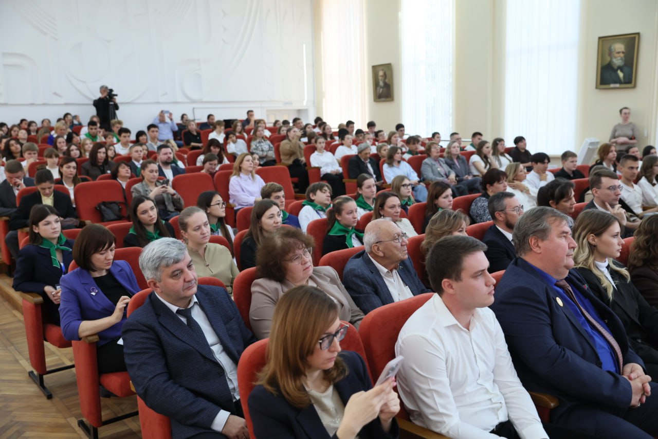 Вениамин Кондратьев обсудил вопросы инновационного развития с участниками фестиваля «НАУКА 0+ Кубань» Вениамин Кондратьев обсудил вопросы инновационного развития с участниками фестиваля «НАУКА 0+ Кубань»