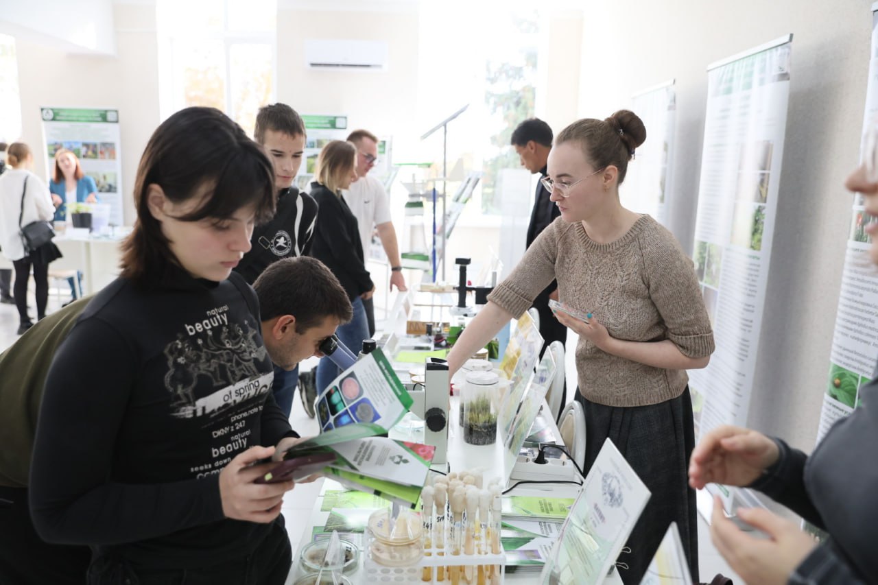 Вениамин Кондратьев посетил Федеральный научный центр биологической защиты растений Вениамин Кондратьев посетил Федеральный научный центр биологической защиты растений