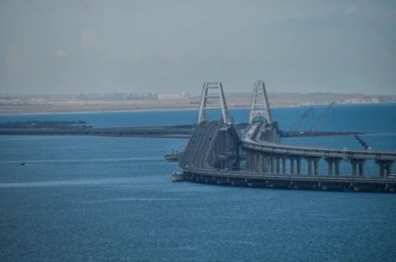 3 ноября запретят проезд электромобилей по Крымскому мосту