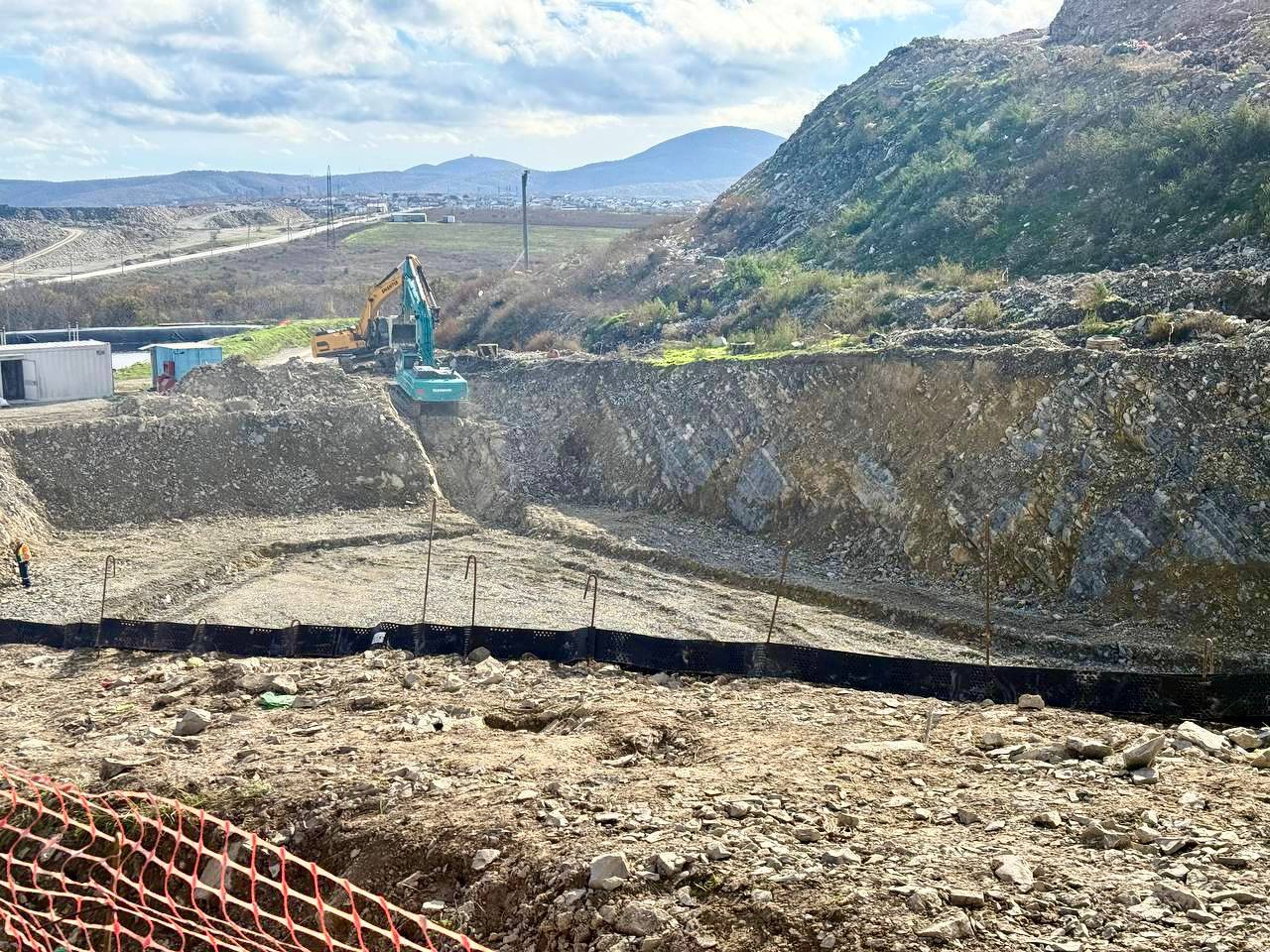 Денис Буцаев и Евгений Пергун проинспектировали комплекс по обращению с твердыми коммунальными отходами в Новороссийске  Денис Буцаев и Евгений Пергун проинспектировали комплекс по обращению с твердыми коммунальными отходами в Новороссийске