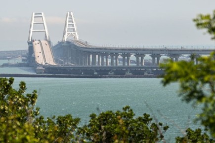 Движение по Крымскому мосту ограничат и со стороны полуострова