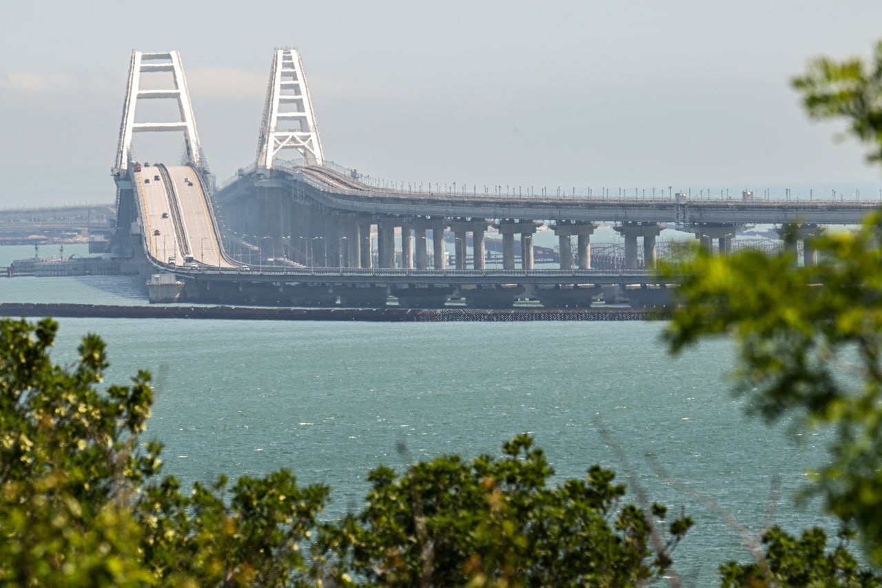 Движение по Крымскому мосту ограничат и со стороны полуострова