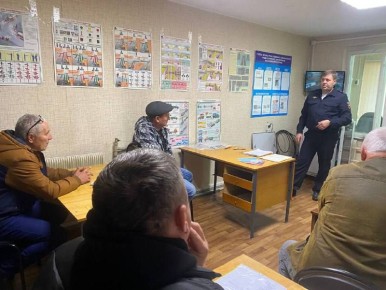 Госавтоинспекция провела профилактическую беседу с водителями, осуществляющими перевозку детей