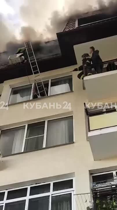 Возгорание 5-этажного дома на улице Альпийской заметили примерно в 12:50