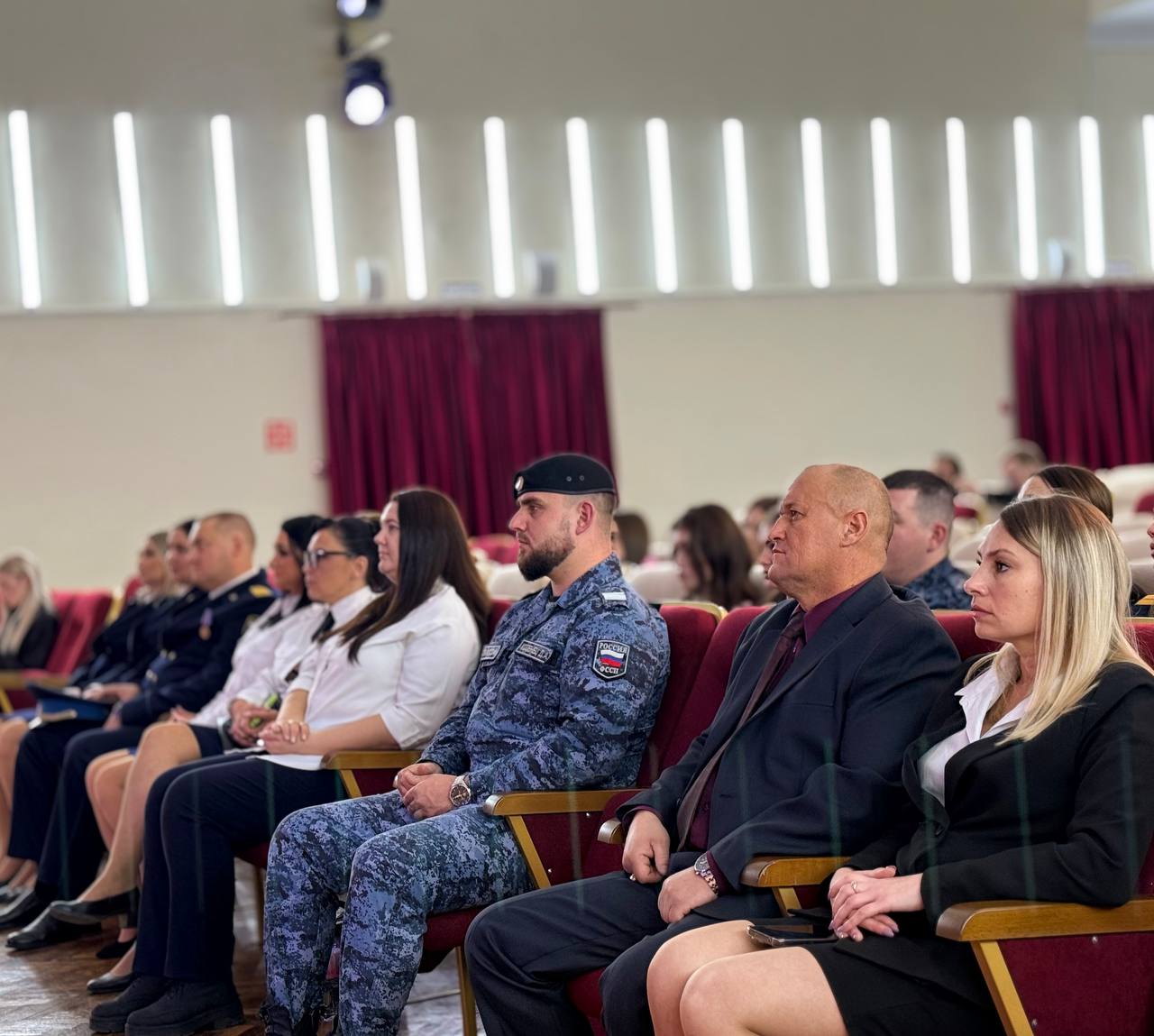 Глава Ейского района Роман Бублик поздравил сотрудников Федеральной службы судебных приставов с 160-летием образования ведомства Глава Ейского района Роман Бублик поздравил сотрудников Федеральной службы судебных приставов с 160-летием образования ведомства