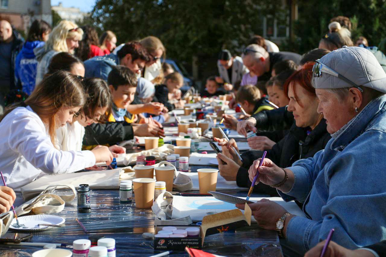 В Анапе создали мурал, посвященный волонтерам, ликвидирующим последствия разлива мазута В Анапе создали мурал, посвященный волонтерам, ликвидирующим последствия разлива мазута