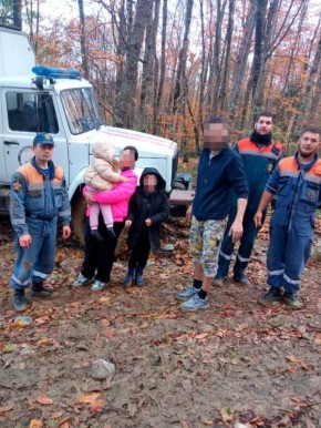 Семью с детьми спасли в Мостовском районе Кубани