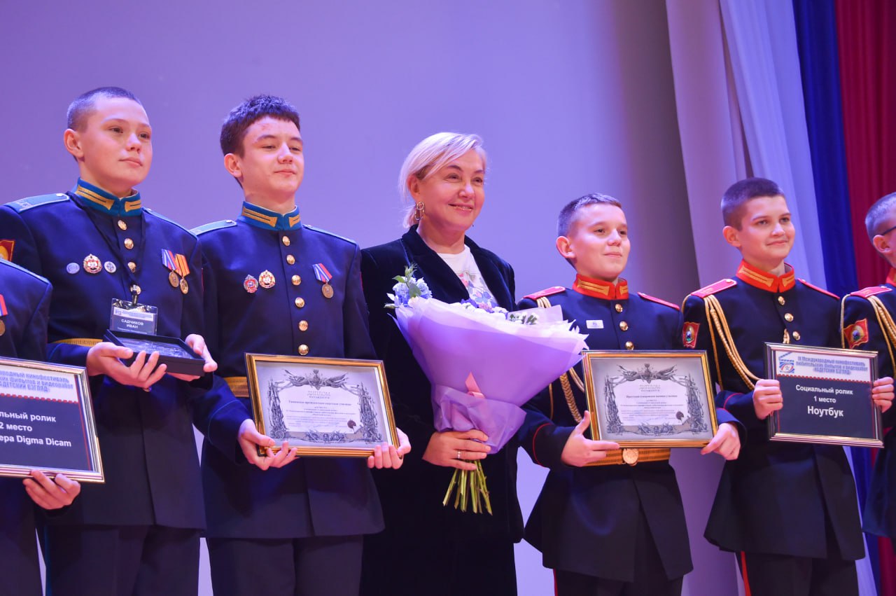 Московский пансион воспитанниц Минобороны России завоевал Гран-при кадетского кинофестиваля Московский пансион воспитанниц Минобороны России завоевал Гран-при кадетского кинофестиваля