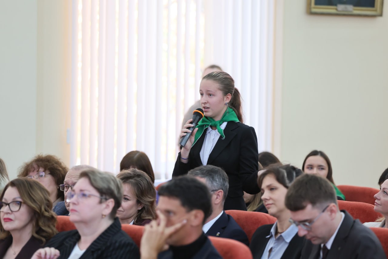 Вениамин Кондратьев обсудил вопросы инновационного развития с участниками фестиваля «НАУКА 0+ Кубань» Вениамин Кондратьев обсудил вопросы инновационного развития с участниками фестиваля «НАУКА 0+ Кубань»