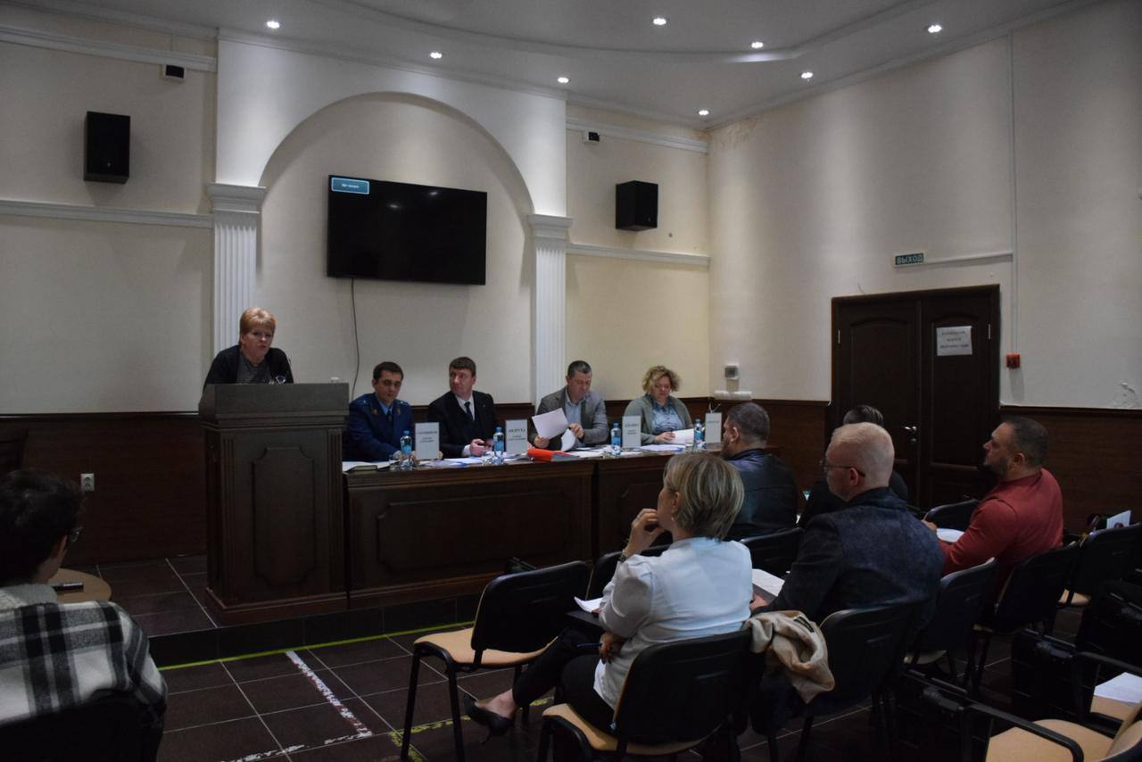 Заместителем прокурора Апшеронского района Сергеем Съемщиковым принято участие в очередной сессии Совета Апшеронского городского поселения Апшеронского района Заместителем прокурора Апшеронского района Сергеем Съемщиковым принято участие в очередной сессии Совета Апшеронского городского поселения Апшеронского района