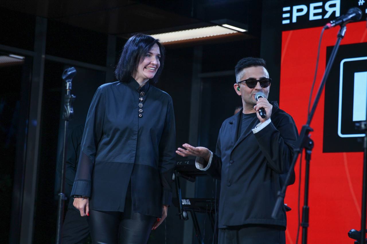 Ваши искренние эмоции на КАВЕР-СРЕДЕ – в нашем альбоме Ваши искренние эмоции на КАВЕР-СРЕДЕ – в нашем альбоме