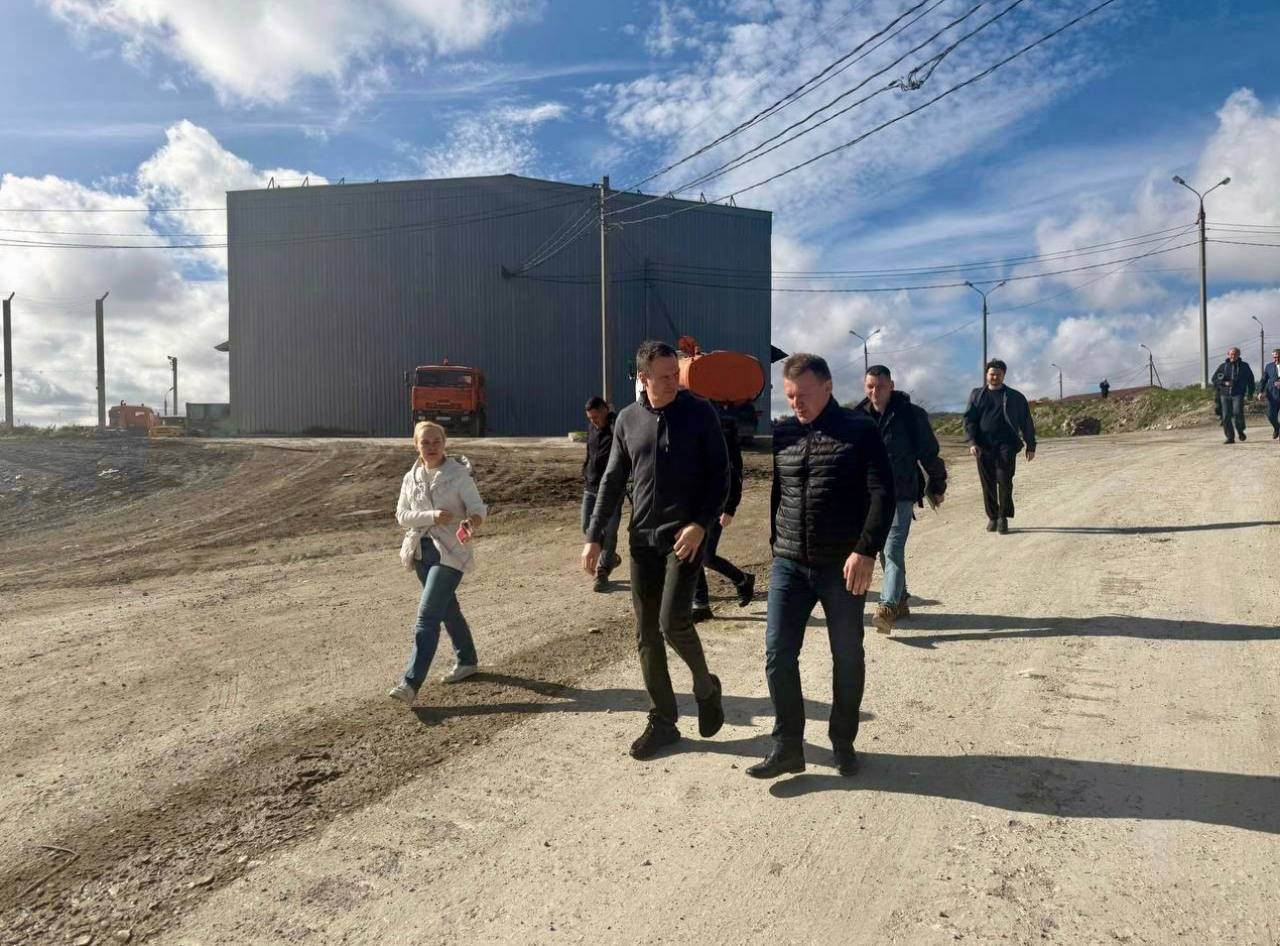 Денис Буцаев и Евгений Пергун проинспектировали комплекс по обращению с твердыми коммунальными отходами в Новороссийске Денис Буцаев и Евгений Пергун проинспектировали комплекс по обращению с твердыми коммунальными отходами в Новороссийске