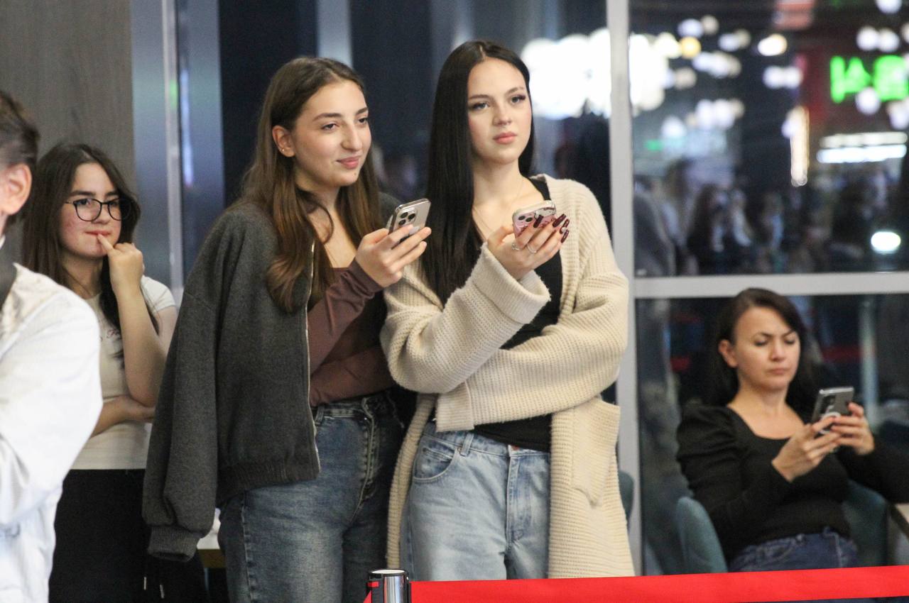 Ваши искренние эмоции на КАВЕР-СРЕДЕ – в нашем альбоме Ваши искренние эмоции на КАВЕР-СРЕДЕ – в нашем альбоме