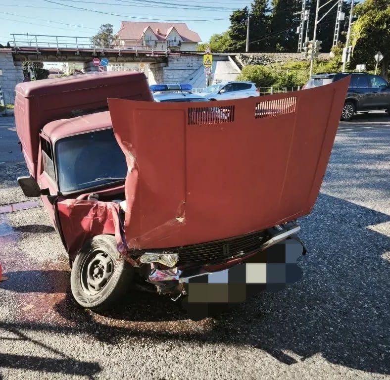 2 детей пострадали в ДТП с большегрузом в Сочи 2 детей пострадали в ДТП с большегрузом в Сочи