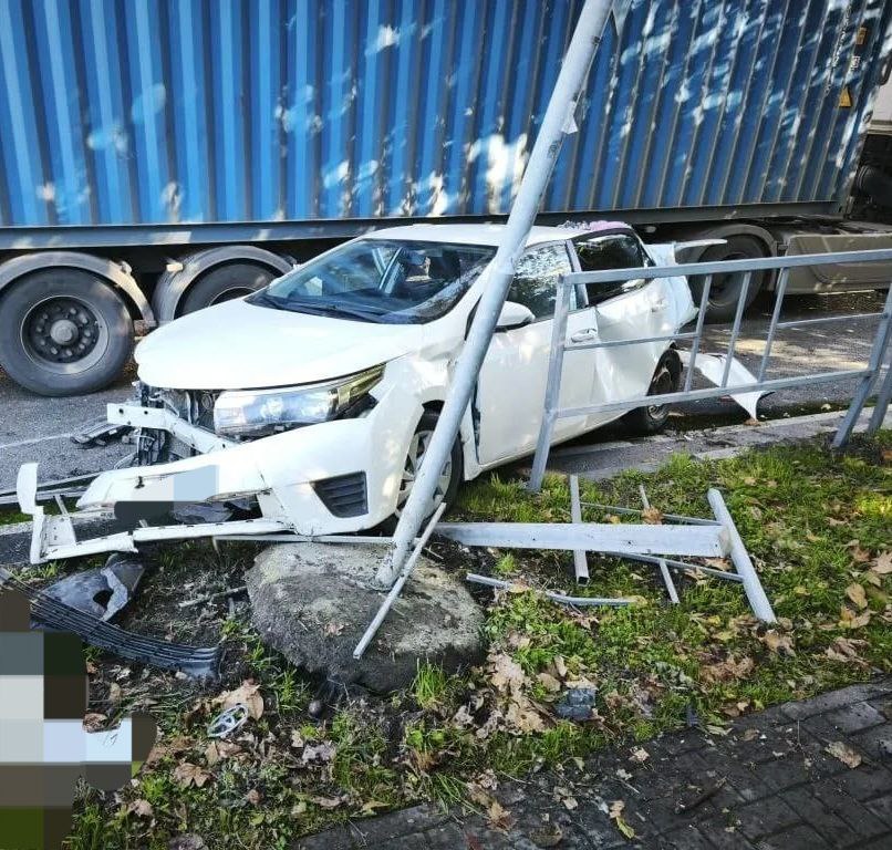 2 детей пострадали в ДТП с большегрузом в Сочи 2 детей пострадали в ДТП с большегрузом в Сочи