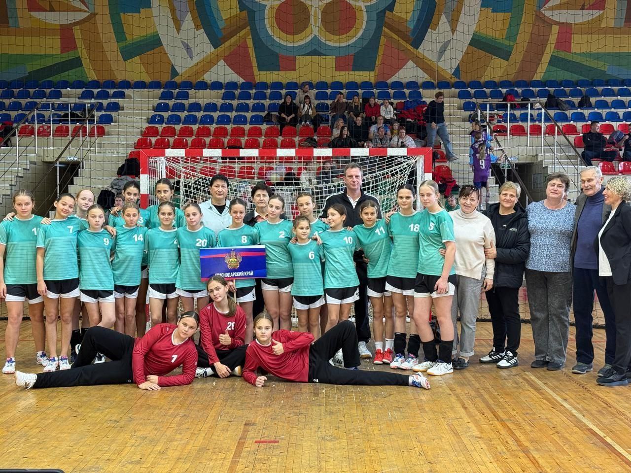 В Краснодаре открыли турнир по гандболу памяти заслуженного тренера СССР Панова В Краснодаре открыли турнир по гандболу памяти заслуженного тренера СССР Панова