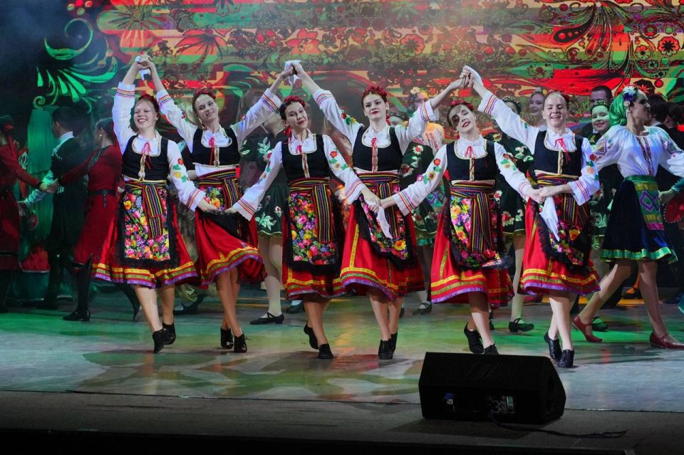 Андрей Кравченко: Сила России в сплоченности населяющих ее народов – главная идея фестиваля национальных культур «Новороссияне», который в этом году прошел в 33-й раз Андрей Кравченко: Сила России в сплоченности населяющих ее народов – главная идея фестиваля национальных культур «Новороссияне», который в этом году прошел в 33-й раз