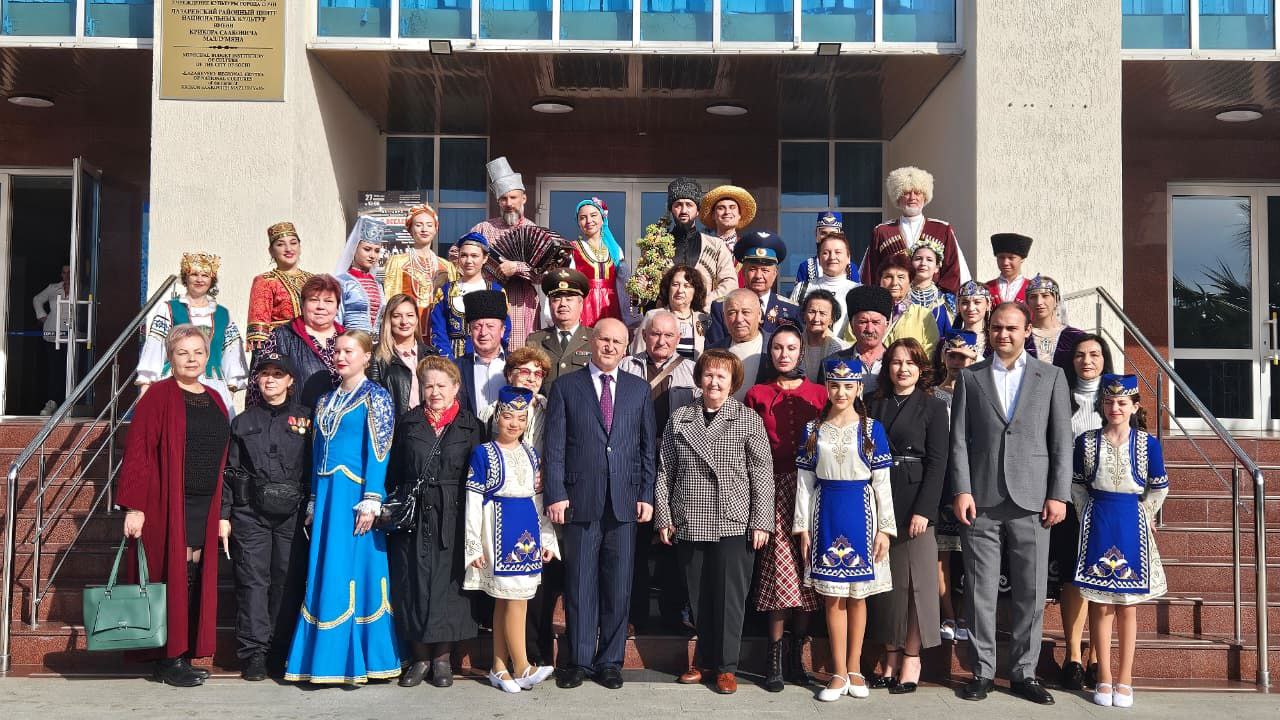 В День народного единства на площади Центра национальных культур в Лазаревском районе работают национальные подворья с творческими программами, выставки декоративно-прикладного искусства, фотозоны и мастер-классы В День народного единства на площади Центра национальных культур в Лазаревском районе работают национальные подворья с творческими программами, выставки декоративно-прикладного искусства, фотозоны и мастер-классы