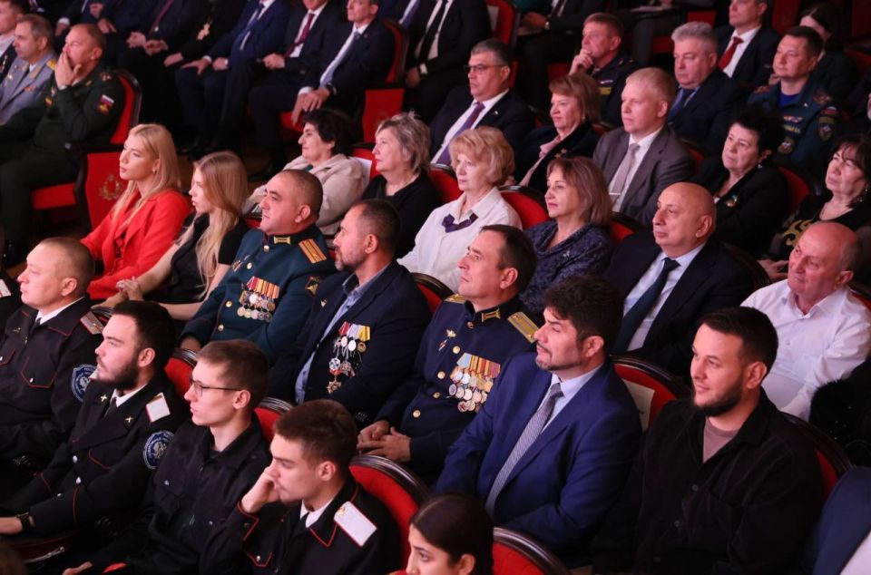 Вениамин Кондратьев: В единстве народов великой страны мы сохраним Краснодарский край и Россию для будущих поколений Вениамин Кондратьев: В единстве народов великой страны мы сохраним Краснодарский край и Россию для будущих поколений