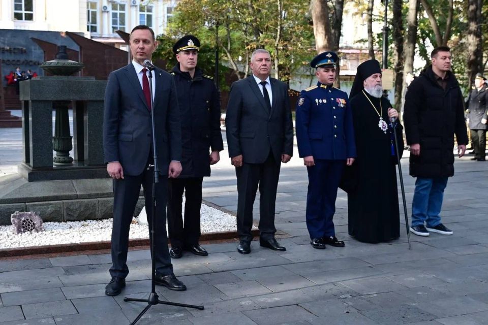 Начальник Новороссийского ЛО МВД России на транспорте принял участие в торжественном мероприятии в честь Дня народного единства Начальник Новороссийского ЛО МВД России на транспорте принял участие в торжественном мероприятии в честь Дня народного единства