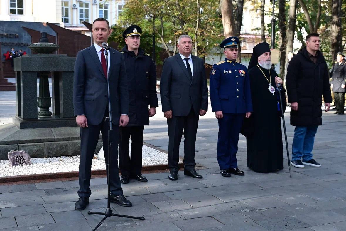 Начальник Новороссийского ЛО МВД России на транспорте принял участие в торжественном мероприятии в честь Дня народного единства Начальник Новороссийского ЛО МВД России на транспорте принял участие в торжественном мероприятии в честь Дня народного единства