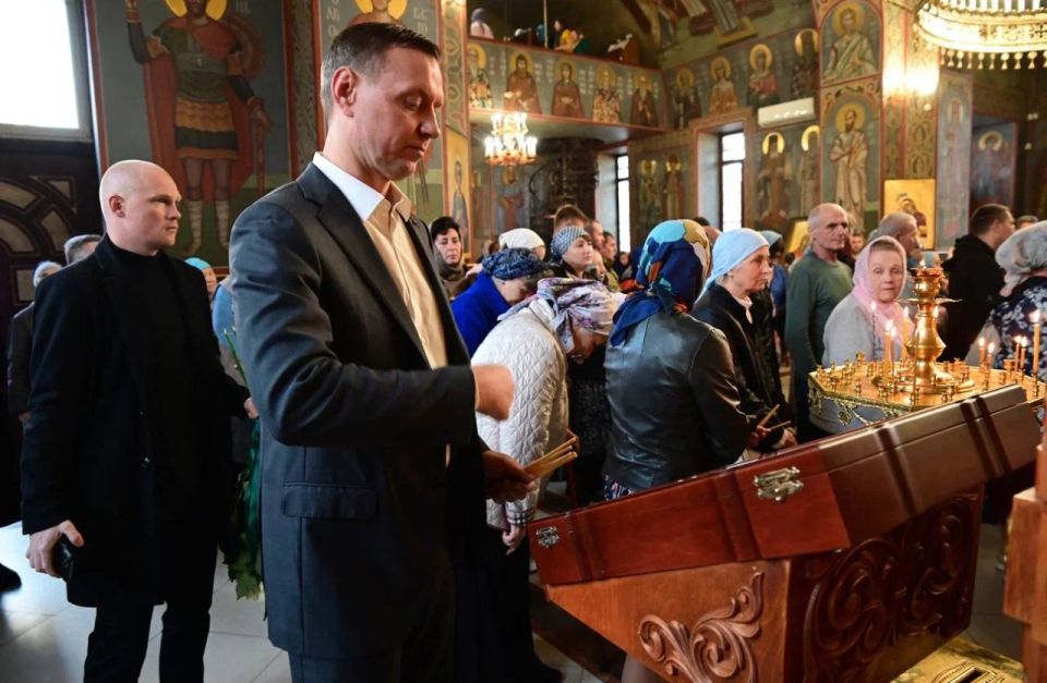 Празднование Дня народного единства в Новороссийске началось с молебна в честь Казанской иконы Божией Материи Празднование Дня народного единства в Новороссийске началось с молебна в честь Казанской иконы Божией Материи