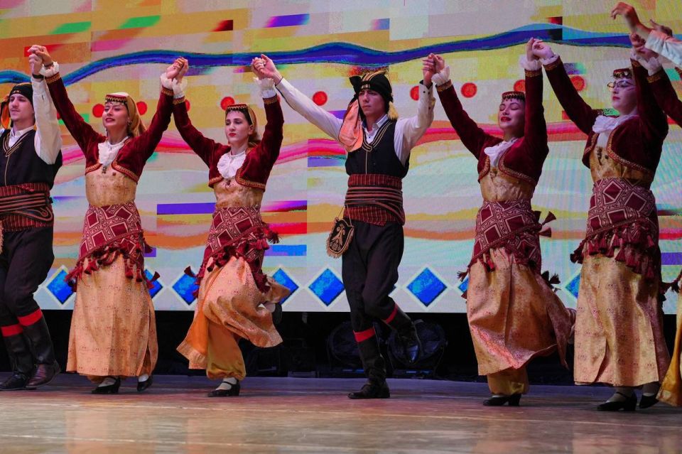 Андрей Кравченко: Сила России в сплоченности населяющих ее народов – главная идея фестиваля национальных культур «Новороссияне», который в этом году прошел в 33-й раз Андрей Кравченко: Сила России в сплоченности населяющих ее народов – главная идея фестиваля национальных культур «Новороссияне», который в этом году прошел в 33-й раз