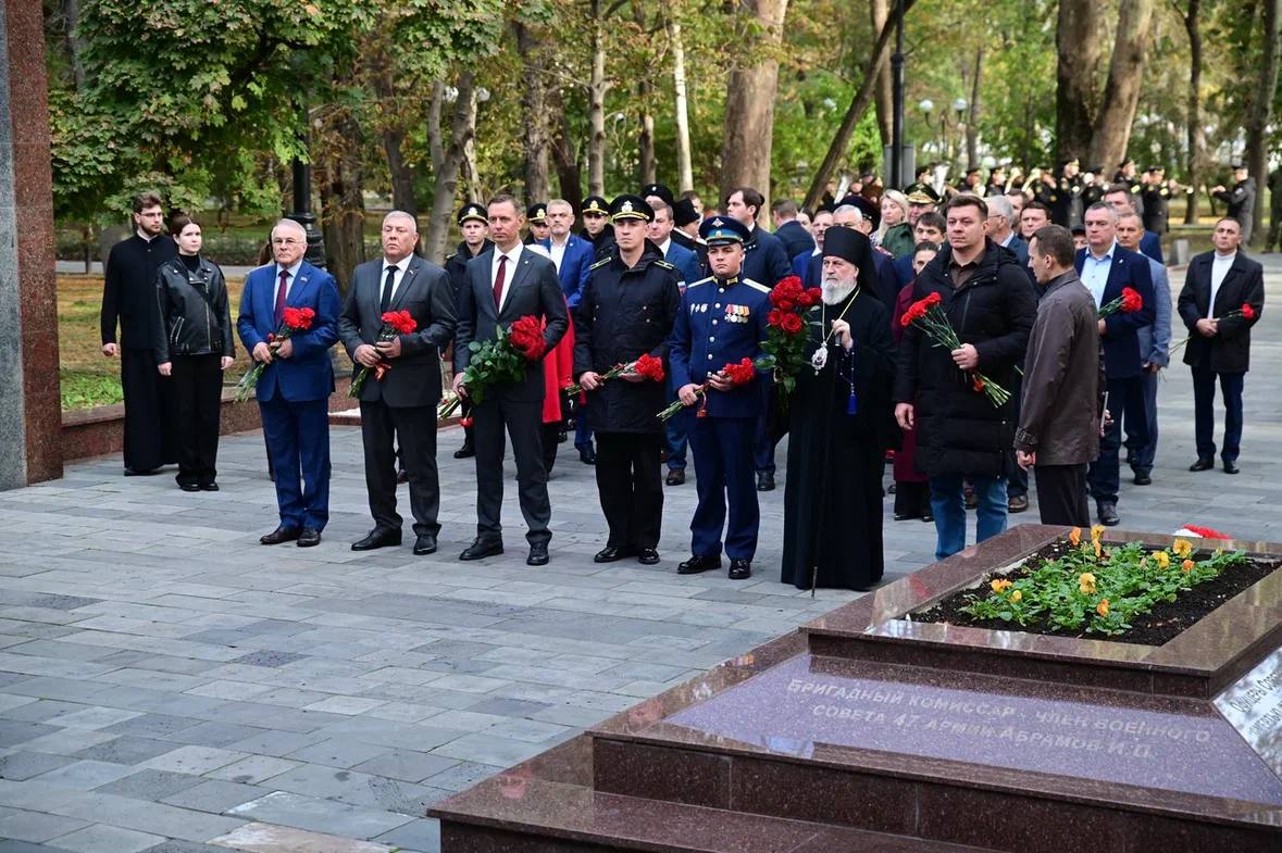 Начальник Новороссийского ЛО МВД России на транспорте принял участие в торжественном мероприятии в честь Дня народного единства Начальник Новороссийского ЛО МВД России на транспорте принял участие в торжественном мероприятии в честь Дня народного единства